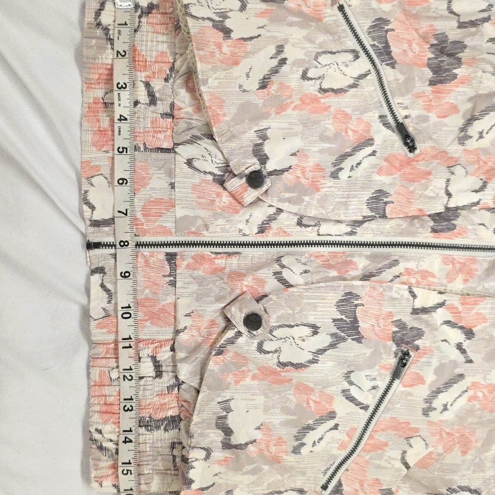 FP Movement by Free People Pale Multi-Color Sleeveless Zip Front Vest - Picture 10 of 12